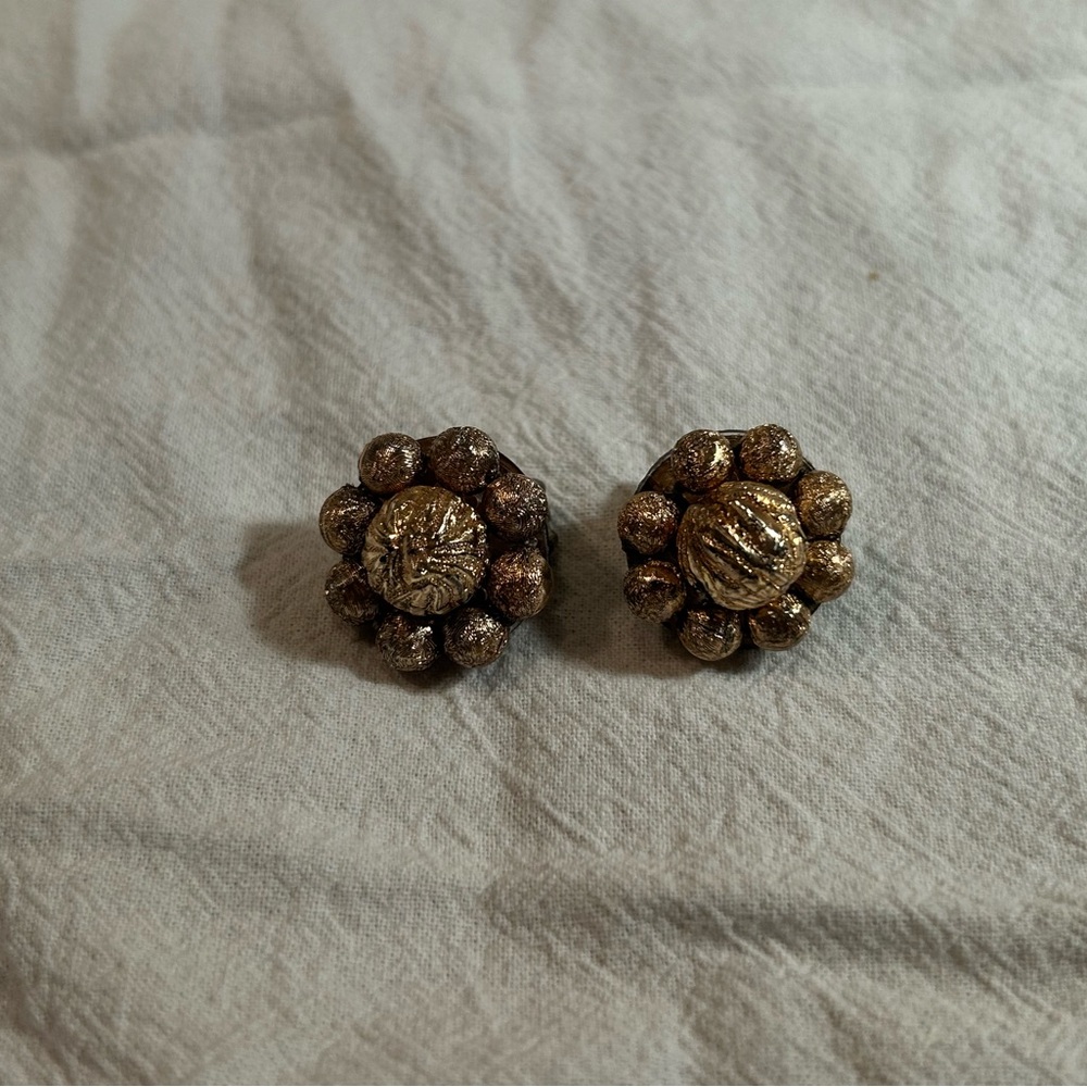 Vintage Elegant Gold and Brown Floral Clip On Earrings